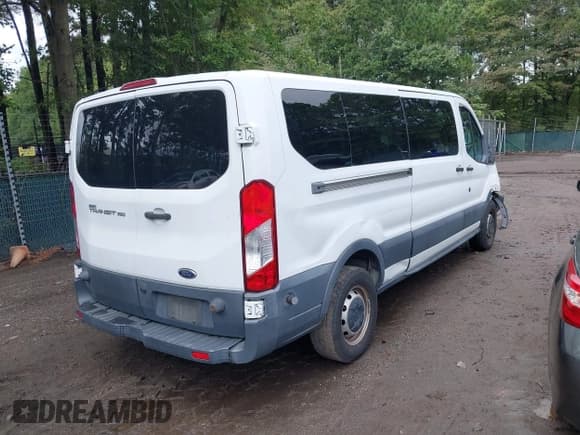 ✅ 2016 Ford Transit XL • VIN: 1FBZX2YM2GKA55560 • Lot: 43736430. Wystawiony na IAAI z przebiegiem 166 361 mil. Bezpłatny archiwum sprzedaży aukcyjnych z USA i szczegółowy raport historii pojazdu na DreamBid. Zdjęcie 4.