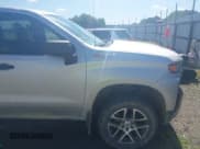 ✅ 2019 Chevrolet Silverado 1500 Custom Trail Boss • VIN: 3GCPYCEF3KG126700 • Lot: 42160575. Wystawiony na IAAI z przebiegiem 116 815 mil. Bezpłatny archiwum sprzedaży aukcyjnych z USA i szczegółowy raport historii pojazdu na DreamBid. Zdjęcie 13.