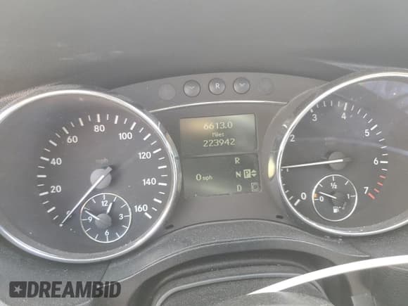 ✅ 2008 Mercedes-Benz R 3.5L • VIN: 4JGCB56E78A069163 • Lot: 82218645. Wystawiony na Copart z przebiegiem 223 942 mil. Bezpłatny archiwum sprzedaży aukcyjnych z USA i szczegółowy raport historii pojazdu na DreamBid. Zdjęcie 9.