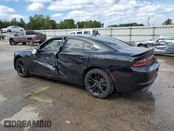 ✅ 2018 Dodge Charger SXT Plus • VIN: 2C3CDXHG2JH188551 • Лот: 84797655. Опубликован ранее на Copart с пробегом 140 814 миль. Бесплатный доступ к архиву аукционных продаж из США и подробный отчёт об истории автомобиля на DreamBid. Изображение 2.