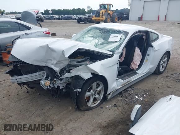 ✅ 2016 Ford Mustang V6 • VIN: 1FA6P8AM4G5316459 • Лот: 42296823. Опубликован ранее на IAAI с пробегом 81 541 миль. Бесплатный доступ к архиву аукционных продаж из США и подробный отчёт об истории автомобиля на DreamBid. Изображение 2.