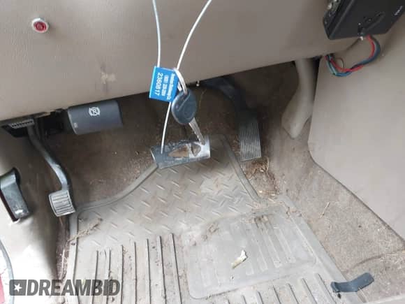 2006 Chevrolet Silverado 3500 SRW Wrk Trk with VIN 1GCHK33D56F148342, listed as a IAAI auction lot 43313976 with 227,064 mi miles and . Bid and sale history available at DreamBid. Image 11.