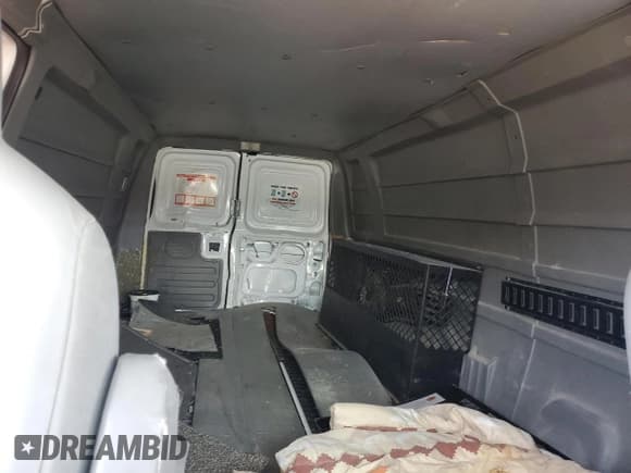 ✅ 2010 Ford Econoline Cargo Commercial • VIN: 1FTSS3EL9ADA46945 • Lot: 64175015. Wystawiony na Copart z przebiegiem Nie podano. Bezpłatny archiwum sprzedaży aukcyjnych z USA i szczegółowy raport historii pojazdu na DreamBid. Zdjęcie 11.