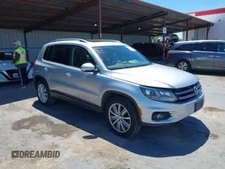 ✅ 2016 Volkswagen Tiguan S • VIN: WVGAV7AXXGW537679 • Lot: 42345024. Wystawiony na IAAI z przebiegiem 92 229 mil. Bezpłatny archiwum sprzedaży aukcyjnych z USA i szczegółowy raport historii pojazdu na DreamBid. Zdjęcie 1.