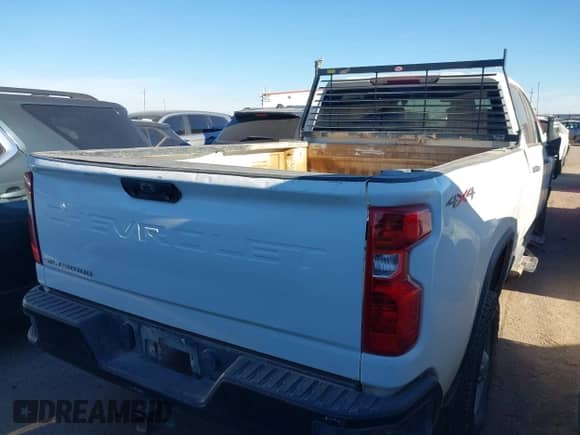 2020 Chevrolet Silverado 2500HD Work Truck with VIN 1GC1YLE76LF331946, listed as a IAAI auction lot 43455206 with 165,594 mi miles and . Bid and sale history available at DreamBid. Image 4.