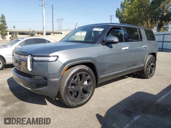 ✅ 2025 Rivian R1S Adventure • VIN: 7PDSGBBA0SN074104 • Lot: 67117375. Wystawiony na Copart z przebiegiem 166 mil. Bezpłatny archiwum sprzedaży aukcyjnych z USA i szczegółowy raport historii pojazdu na DreamBid. Zdjęcie 1.