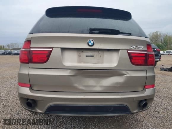 ✅ 2011 BMW X5 35i • VIN: 5UXZV4C56BL409319 • Lot: 43292202. Listed on IAAI with 166,683 mi. Free auction sales archive from the USA and detailed vehicle history report at DreamBid. Image 12.