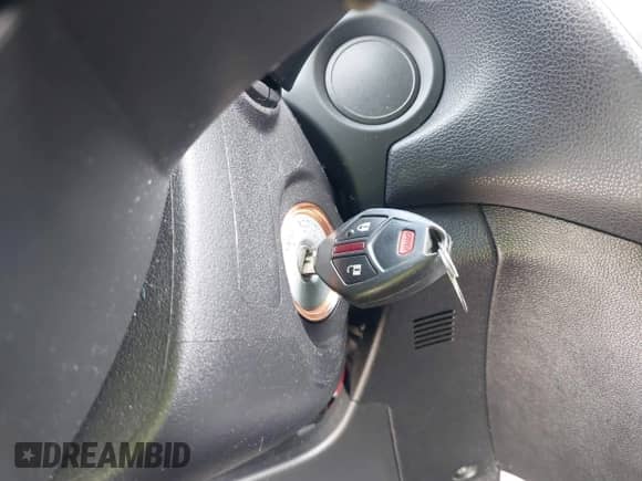 2014 Mitsubishi Outlander ES z VIN 4A4AR3AUXEE026377, wystawiony jako IAAI lot #43252186 z przebiegiem 79 249 mil mil oraz . Historia ofert i sprzedaży dostępna na DreamBid. Obrazek 11.