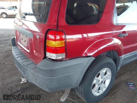 ✅ 2006 Ford Escape XLT • VIN: 1FMYU93126KB18365 • Lot: 41889706. Listed on IAAI with 134,718 mi. Free auction sales archive from the USA and detailed vehicle history report at DreamBid. Image 6.