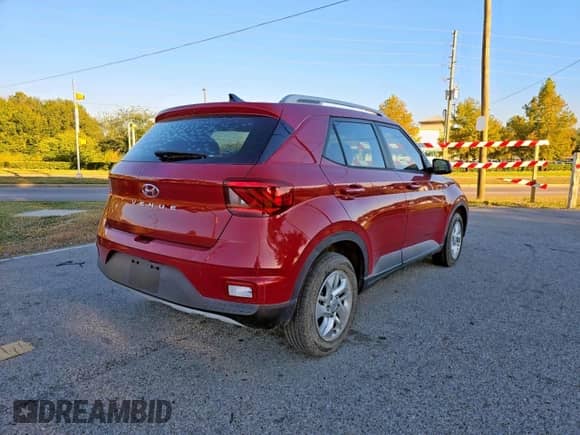 2020 Hyundai Venue SEL z VIN KMHRC8A39LU018916, wystawiony jako Copart lot #91717435 z przebiegiem 37 945 mil mil oraz Czysty tytuł • Clean title. Historia ofert i sprzedaży dostępna na DreamBid. Obrazek 4.