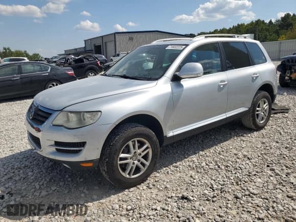 ✅ 2008 Volkswagen Touareg V6 • VIN: WVGBE77L18D064809 • Lot: 71832225. Listed on Copart with 126,866 mi. Free auction sales archive from the USA and detailed vehicle history report at DreamBid. Image 1.