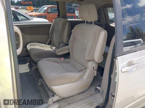 ✅ 2004 Toyota Sienna LE • VIN: 5TDBA23C94S001142 • Lot: 42668705. Wystawiony na IAAI z przebiegiem 354 834 mil. Bezpłatny archiwum sprzedaży aukcyjnych z USA i szczegółowy raport historii pojazdu na DreamBid. Zdjęcie 8.