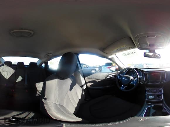 ✅ 2016 Chrysler 200 Limited • VIN: 1C3CCCAGXGN197343 • Lot: 43358650. Wystawiony na IAAI z przebiegiem 62 070 mil. Bezpłatny archiwum sprzedaży aukcyjnych z USA i szczegółowy raport historii pojazdu na DreamBid. Zdjęcie 19.