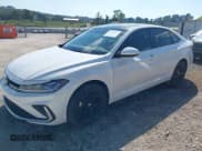 ✅ 2025 Volkswagen Jetta SE • VIN: 3VW7X7BU4SM061349 • Лот: 43414717. Опубликован ранее на IAAI с пробегом 5 026 миль. Бесплатный доступ к архиву аукционных продаж из США и подробный отчёт об истории автомобиля на DreamBid. Изображение 17.