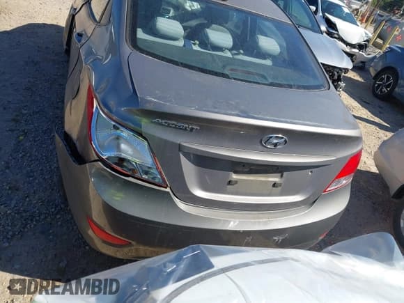 ✅ 2017 Hyundai Accent SE • VIN: KMHCT4AE7HU368276 • Lot: 43483867. Wystawiony na IAAI z przebiegiem 170 939 mil. Bezpłatny archiwum sprzedaży aukcyjnych z USA i szczegółowy raport historii pojazdu na DreamBid. Zdjęcie 16.