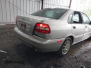 ✅ 2003 Volvo S40 • VIN: YV1VS295X3F925004 • Lot: 41941984. Wystawiony na IAAI z przebiegiem 114 262 mil. Bezpłatny archiwum sprzedaży aukcyjnych z USA i szczegółowy raport historii pojazdu na DreamBid. Zdjęcie 4.
