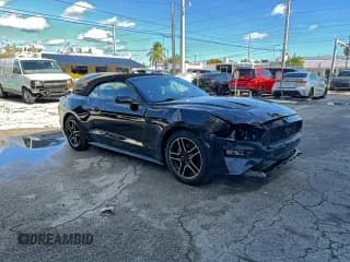✅ 2020 Ford Mustang EcoBoost Premium • VIN: 1FATP8UH3L5131878 • Лот: 96313915. Опубликован ранее на Copart с пробегом 92 847 миль. Бесплатный доступ к архиву аукционных продаж из США и подробный отчёт об истории автомобиля на DreamBid. Изображение 1.