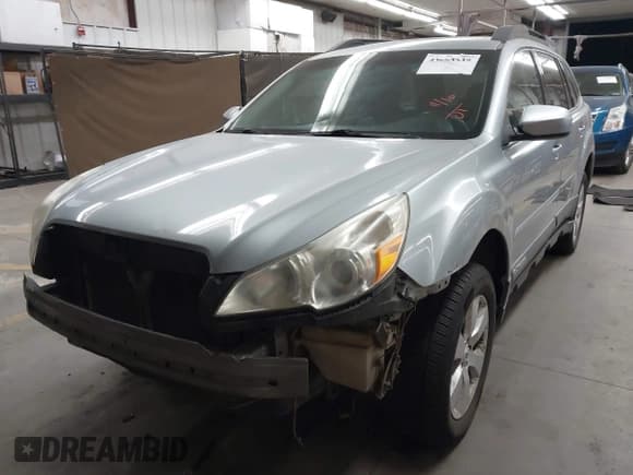 ✅ 2012 Subaru Outback Limited • VIN: 4S4BRBKC6C3224650 • Lot: 43665539. Wystawiony na IAAI z przebiegiem 195 074 mil. Bezpłatny archiwum sprzedaży aukcyjnych z USA i szczegółowy raport historii pojazdu na DreamBid. Zdjęcie 2.