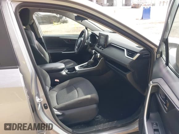 ✅ 2019 Toyota RAV4 LE • VIN: 2T3F1RFV0KW076864 • Лот: 43422144. Опубликован ранее на IAAI с пробегом 73 000 миль. Бесплатный доступ к архиву аукционных продаж из США и подробный отчёт об истории автомобиля на DreamBid. Изображение 5.