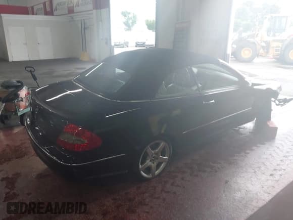 ✅ 2006 Mercedes-Benz CLK 500 • VIN: WDBTK75J66F176511 • Lot: 43715301. Wystawiony na IAAI z przebiegiem 159 391 mil. Bezpłatny archiwum sprzedaży aukcyjnych z USA i szczegółowy raport historii pojazdu na DreamBid. Zdjęcie 4.