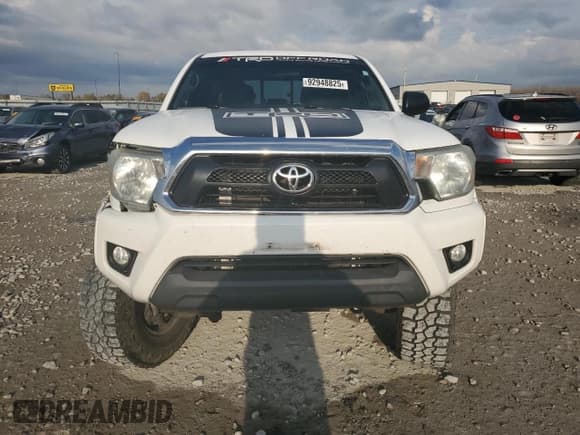 ✅ 2015 Toyota Tacoma • VIN: 3TMLU4EN3FM198110 • Лот: 92948825. Опубликован ранее на Copart с пробегом 106 830 миль. Бесплатный доступ к архиву аукционных продаж из США и подробный отчёт об истории автомобиля на DreamBid. Изображение 5.