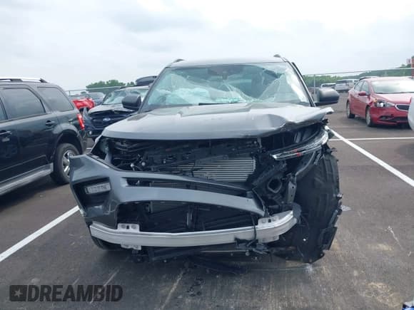 ✅ 2024 Ford Explorer XLT • VIN: 1FMSK7DH6RGA86877 • Lot: 42273669. Wystawiony na IAAI z przebiegiem 32 234 mil. Bezpłatny archiwum sprzedaży aukcyjnych z USA i szczegółowy raport historii pojazdu na DreamBid. Zdjęcie 12.