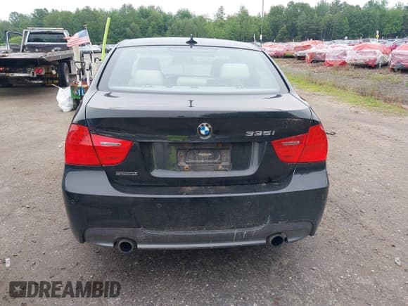 ✅ 2011 BMW 3 Series 335i xDrive • VIN: WBAPL5C56BA921398 • Lot: 42487744. Wystawiony na IAAI z przebiegiem 142 532 mil. Bezpłatny archiwum sprzedaży aukcyjnych z USA i szczegółowy raport historii pojazdu na DreamBid. Zdjęcie 16.