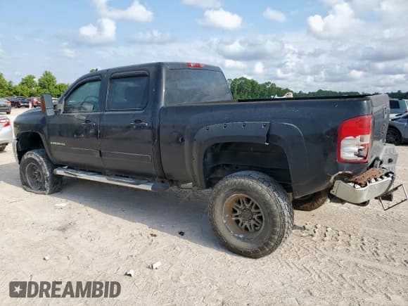 ✅ 2007 Chevrolet Silverado 2500HD 2LT • VIN: 1GCHK23687F506319 • Лот: 67235385. Опубликован ранее на Copart с пробегом 182 255 миль. Бесплатный доступ к архиву аукционных продаж из США и подробный отчёт об истории автомобиля на DreamBid. Изображение 2.
