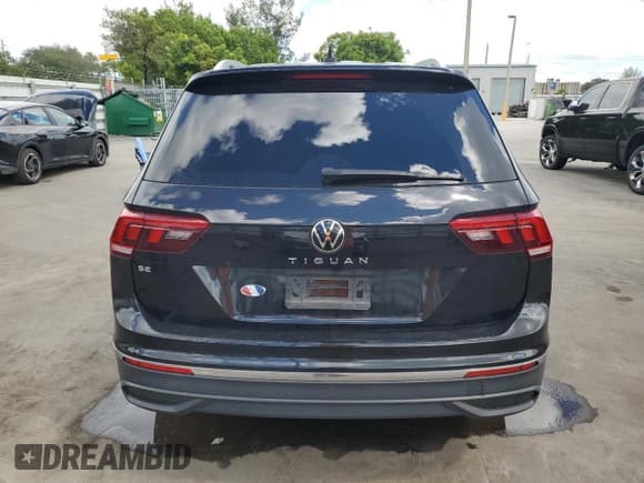 ✅ 2022 Volkswagen Tiguan SE • VIN: 3VV3B7AX6NM117485 • Лот: 82312115. Опубликован ранее на Copart с пробегом 56 170 миль. Бесплатный доступ к архиву аукционных продаж из США и подробный отчёт об истории автомобиля на DreamBid. Изображение 6.