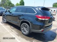 ✅ 2017 Toyota Highlander XLE • VIN: 5TDJZRFH0HS370238 • Lot: 42161298. Listed on IAAI with 123,601 mi. Free auction sales archive from the USA and detailed vehicle history report at DreamBid. Image 3.