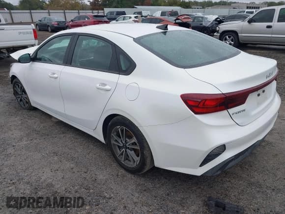 ✅ 2022 Kia Forte LXS • VIN: 3KPF24AD9NE465517 • Лот: 43757800. Опубликован ранее на IAAI с пробегом 106 041 миль. Бесплатный доступ к архиву аукционных продаж из США и подробный отчёт об истории автомобиля на DreamBid. Изображение 3.