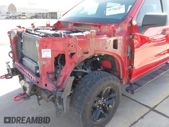 ✅ 2023 Chevrolet Silverado 1500 Custom Trail Boss • VIN: 3GCPDCEK5PG122180 • Lot: 41702357. Wystawiony na IAAI z przebiegiem 40 957 mil. Bezpłatny archiwum sprzedaży aukcyjnych z USA i szczegółowy raport historii pojazdu na DreamBid. Zdjęcie 18.