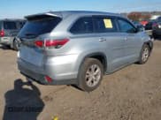 ✅ 2014 Toyota Highlander XLE • VIN: 5TDJKRFH3ES067714 • Lot: 43691151. Wystawiony na IAAI z przebiegiem 224 667 mil. Bezpłatny archiwum sprzedaży aukcyjnych z USA i szczegółowy raport historii pojazdu na DreamBid. Zdjęcie 4.