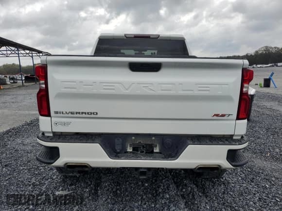 ✅ 2019 Chevrolet Silverado 1500 RST • VIN: 1GCUYEED8KZ115947 • Lot: 46761774. Wystawiony na Copart z przebiegiem 131 431 mil. Bezpłatny archiwum sprzedaży aukcyjnych z USA i szczegółowy raport historii pojazdu na DreamBid. Zdjęcie 6.