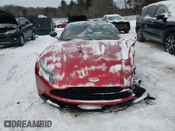 ✅ 2020 Aston Martin DB11 • VIN: SCFRMFEV2LGL08979 • Lot: 88849045. Wystawiony na Copart z przebiegiem Nie podano. Bezpłatny archiwum sprzedaży aukcyjnych z USA i szczegółowy raport historii pojazdu na DreamBid. Zdjęcie 5.