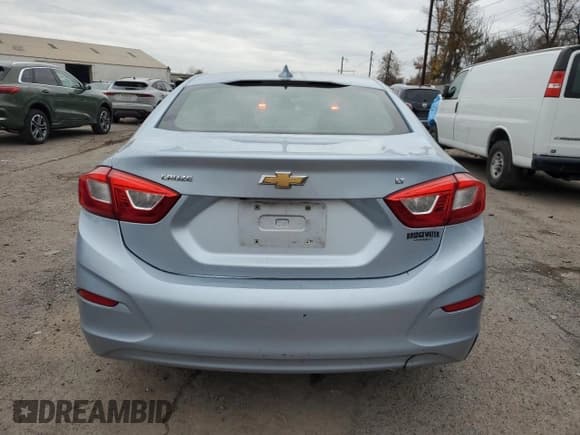 ✅ 2017 Chevrolet Cruze LT • VIN: 1G1BE5SM6H7129248 • Lot: 92578365. Wystawiony na Copart z przebiegiem 123 386 mil. Bezpłatny archiwum sprzedaży aukcyjnych z USA i szczegółowy raport historii pojazdu na DreamBid. Zdjęcie 6.