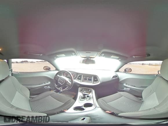 ✅ 2022 Dodge Challenger SXT • VIN: 2C3CDZAG5NH143941 • Lot: 64348874. Wystawiony na Copart z przebiegiem 33 790 mil. Bezpłatny archiwum sprzedaży aukcyjnych z USA i szczegółowy raport historii pojazdu na DreamBid. Zdjęcie 13.