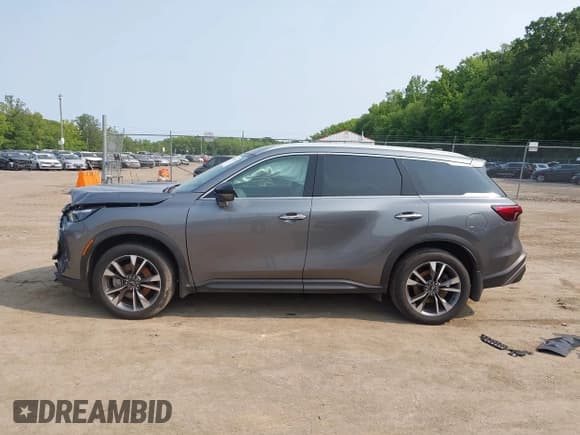 ✅ 2023 Infiniti QX60 Luxe • VIN: 5N1DL1FSXPC359769 • Lot: 42389617. Wystawiony na IAAI z przebiegiem 32 281 mil. Bezpłatny archiwum sprzedaży aukcyjnych z USA i szczegółowy raport historii pojazdu na DreamBid. Zdjęcie 13.