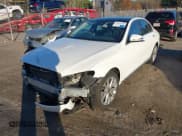 ✅ 2018 Mercedes-Benz E 300 • VIN: WDDZF4KB4JA354178 • Lot: 43565308. Wystawiony na IAAI z przebiegiem 111 984 mil. Bezpłatny archiwum sprzedaży aukcyjnych z USA i szczegółowy raport historii pojazdu na DreamBid. Zdjęcie 2.