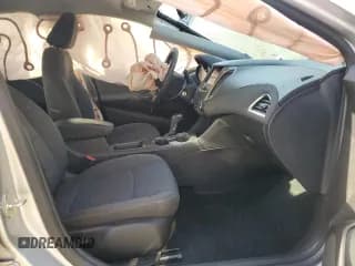 ✅ 2019 Chevrolet Cruze LS • VIN: 3G1BC6SM2KS534365 • Lot: 66997302. Listed on Copart with 117,599 mi. Free auction sales archive from the USA and detailed vehicle history report at DreamBid. Image 5.