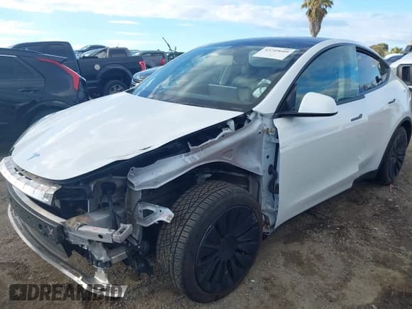 ✅ 2022 Tesla Model Y Long Range • VIN: 7SAYGAEE4NF574637 • Лот: 43749609. Опубликован ранее на IAAI с пробегом 40 947 миль. Бесплатный доступ к архиву аукционных продаж из США и подробный отчёт об истории автомобиля на DreamBid. Изображение 2.