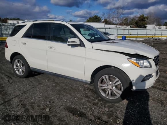 ✅ 2013 Mercedes-Benz M 350 • VIN: 4JGDA5HB2DA128785 • Lot: 91639645. Listed on Copart with 80,925 mi. Free auction sales archive from the USA and detailed vehicle history report at DreamBid. Image 4.