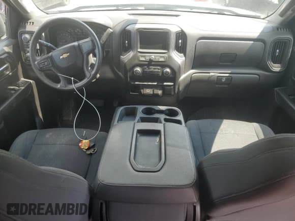 ✅ 2020 Chevrolet Silverado 1500 Custom • VIN: 3GCPYBEH1LG126160 • Lot: 67471794. Wystawiony na Copart z przebiegiem 131 509 mil. Bezpłatny archiwum sprzedaży aukcyjnych z USA i szczegółowy raport historii pojazdu na DreamBid. Zdjęcie 8.