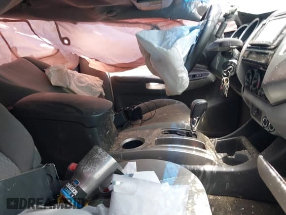 ✅ 2015 Toyota Tacoma PreRunner • VIN: 5TFKU4HNXFX005985 • Lot: 42583474. Listed on IAAI with 160,000 mi. Free auction sales archive from the USA and detailed vehicle history report at DreamBid. Image 5.