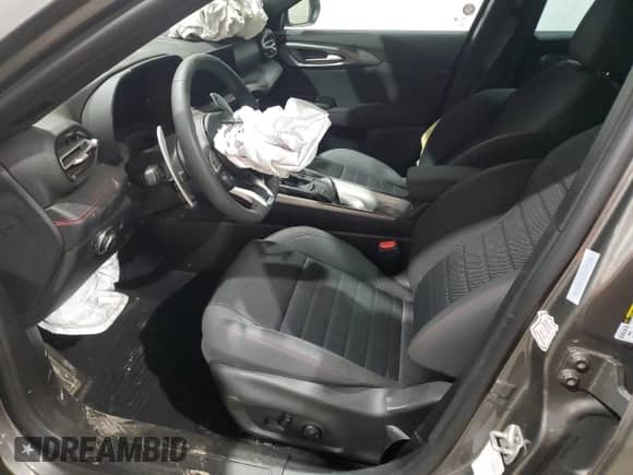 2024 Dodge Hornet R/T z VIN ZACPDFCWXR3A32989, wystawiony jako Copart lot #60860585 z przebiegiem 22 837 mil mil oraz Czysty tytuł • Clean title. Historia ofert i sprzedaży dostępna na DreamBid. Obrazek 7.