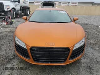 ✅ 2014 Audi R8 • VIN: WUAAUAFG4EN002088 • Lot: 85631684. Wystawiony na Copart z przebiegiem 43 015 mil. Bezpłatny archiwum sprzedaży aukcyjnych z USA i szczegółowy raport historii pojazdu na DreamBid. Zdjęcie 5.