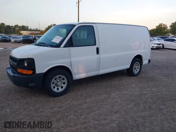 ✅ 2013 Chevrolet Express Cargo • VIN: 1GCSGAFXXD1177332 • Lot: 42768274. Wystawiony na IAAI z przebiegiem 210 481 mil. Bezpłatny archiwum sprzedaży aukcyjnych z USA i szczegółowy raport historii pojazdu na DreamBid. Zdjęcie 2.