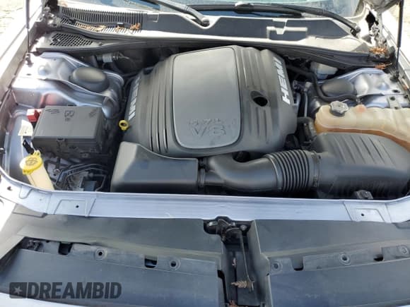 ✅ 2015 Dodge Challenger R/T • VIN: 2C3CDZAT1FH805237 • Lot: 84431925. Wystawiony na Copart z przebiegiem 87 292 mil. Bezpłatny archiwum sprzedaży aukcyjnych z USA i szczegółowy raport historii pojazdu na DreamBid. Zdjęcie 11.