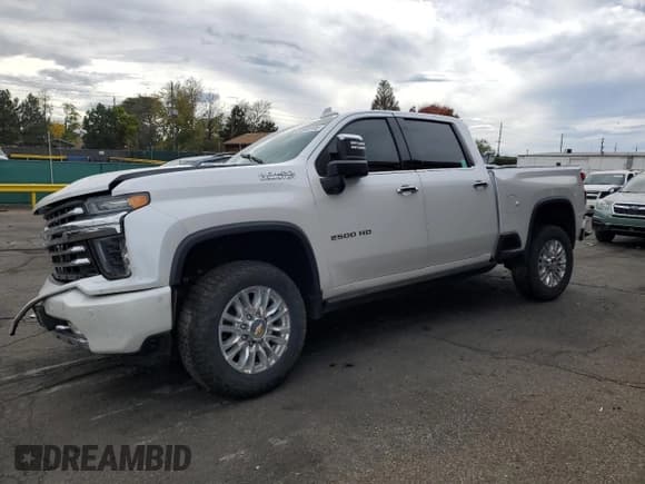 ✅ 2021 Chevrolet Silverado 2500HD High Country • VIN: 1GC4YREY3MF265561 • Лот: 91685955. Опубликован ранее на Copart с пробегом 67 494 миль. Бесплатный доступ к архиву аукционных продаж из США и подробный отчёт об истории автомобиля на DreamBid. Изображение 1.