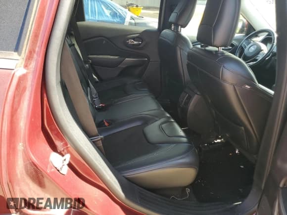 ✅ 2019 Jeep Cherokee Latitude Plus • VIN: 1C4PJLLB7KD485078 • Lot: 86802635. Wystawiony na Copart z przebiegiem 87 099 mil. Bezpłatny archiwum sprzedaży aukcyjnych z USA i szczegółowy raport historii pojazdu na DreamBid. Zdjęcie 11.